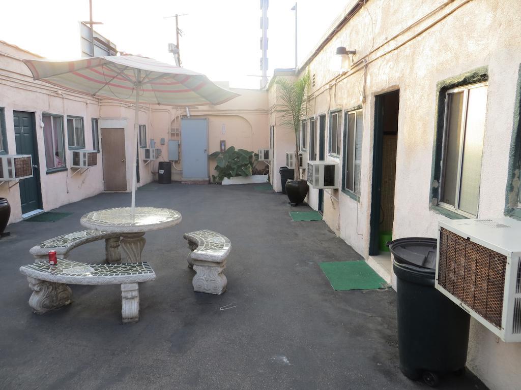 Copacabana Inn - Los Angeles — Photos 3